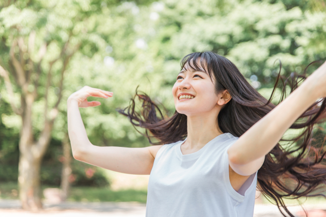 ラサーナ海藻シルキーヘアスプレー　季節ごとの使い分け